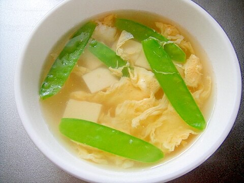 豆腐と絹さやの卵スープ